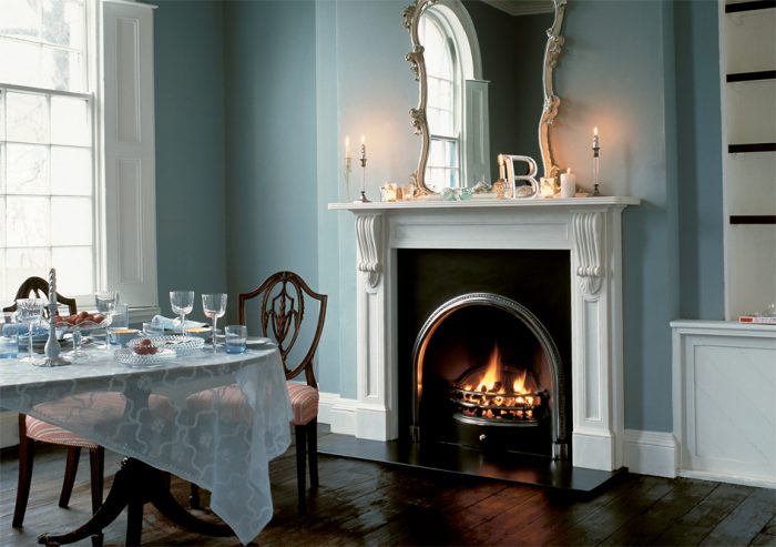 Chesneys Buckingham fireplace with the Ornate Arch register grate